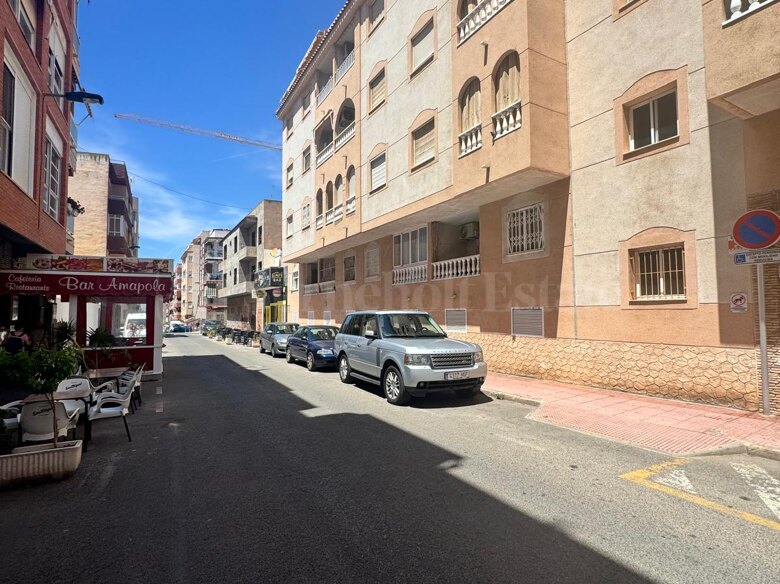 Bright and spacious apartment in the center of Torrevieja