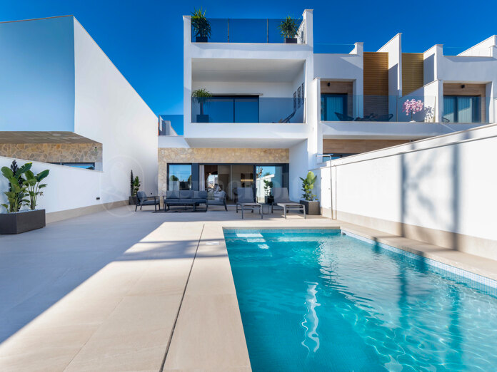 Exklusive moderne Villen nahe dem Strand in San Pedro del Pinatar