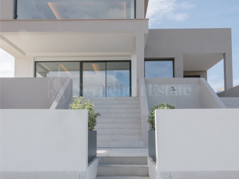 Modern Luxury Villa with infinity pool