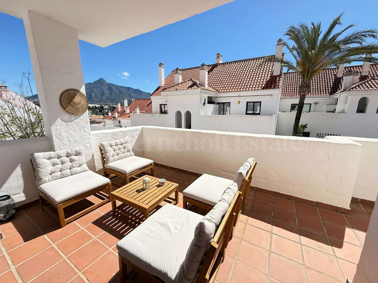 Apartamento con encanto andaluz en una ubicación privilegiada de Nueva Andalucía