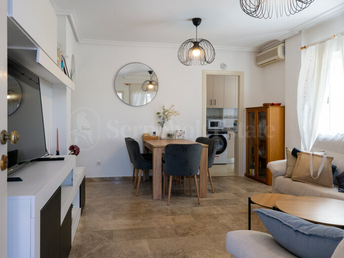 Apartamento en Planta Baja en Torrevieja | Piscina, Terraza y Parking Privado – A 10 Min de la Playa de La Mata