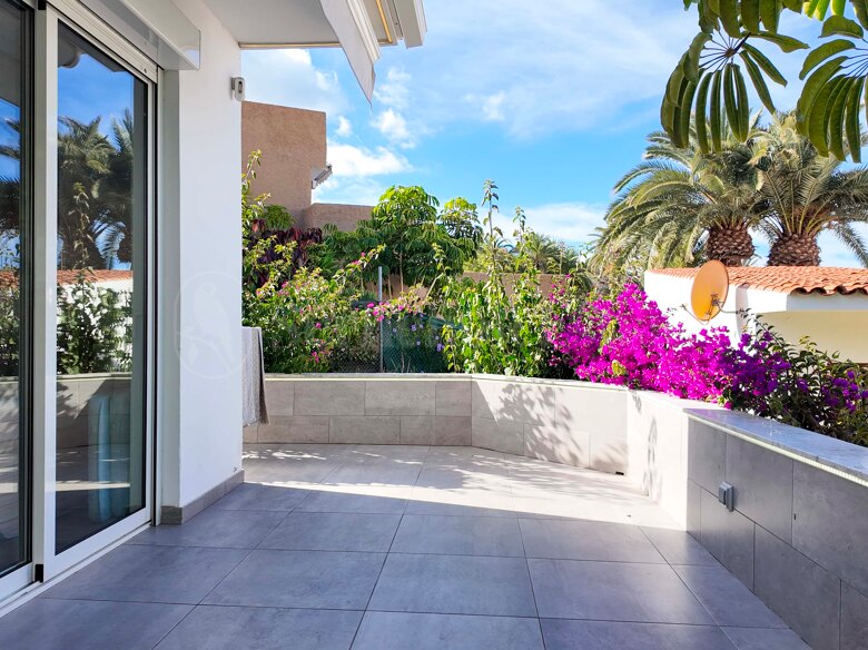 Newly Renovated Beachfront Bungalow