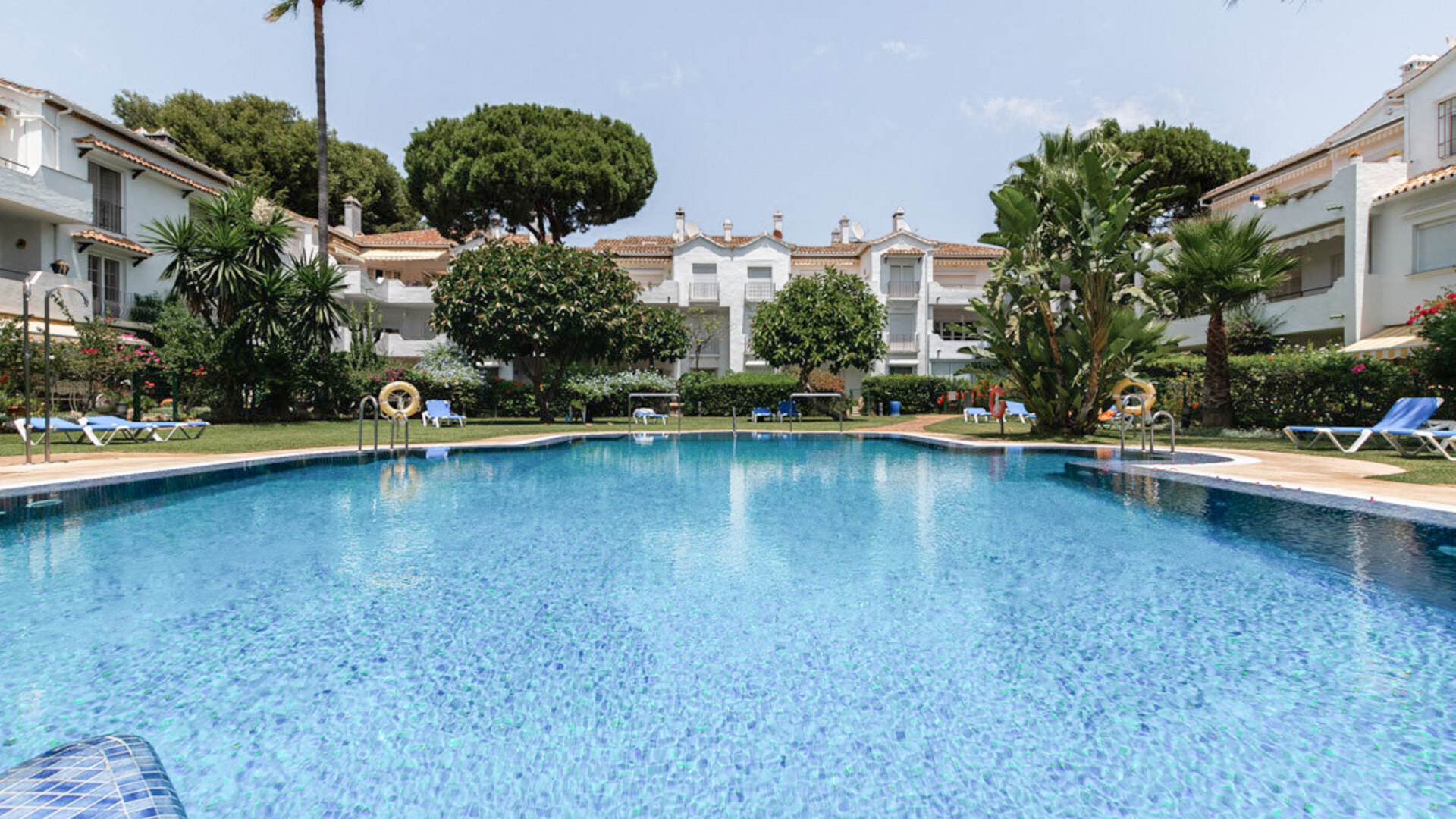 Elegant Penthouse Just 100 Metres from the Sea – El Presidente, Estepona