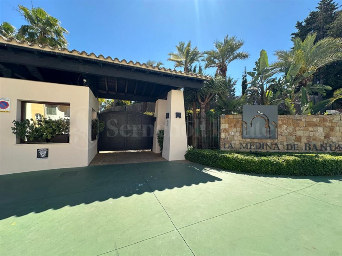 Zweistöckiges Penthouse zu verkaufen in Nueva Andalucia, Marbella