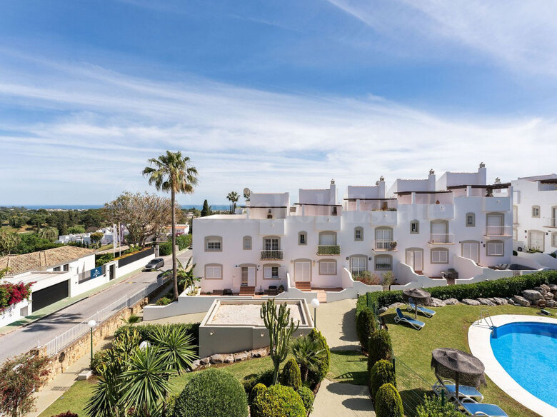 Beautifully refurbished townhouse in La Biznaga