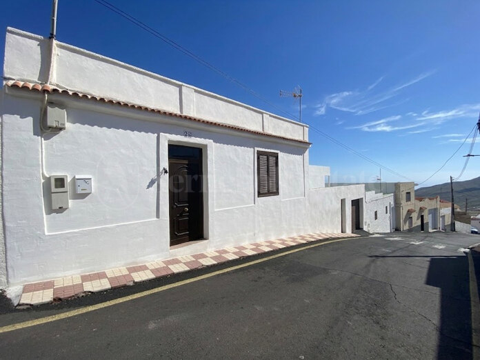 Beautiful Renovated Canarian House with Sea Views