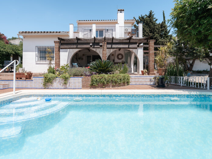 Charming Villa with Beautiful Sea Views