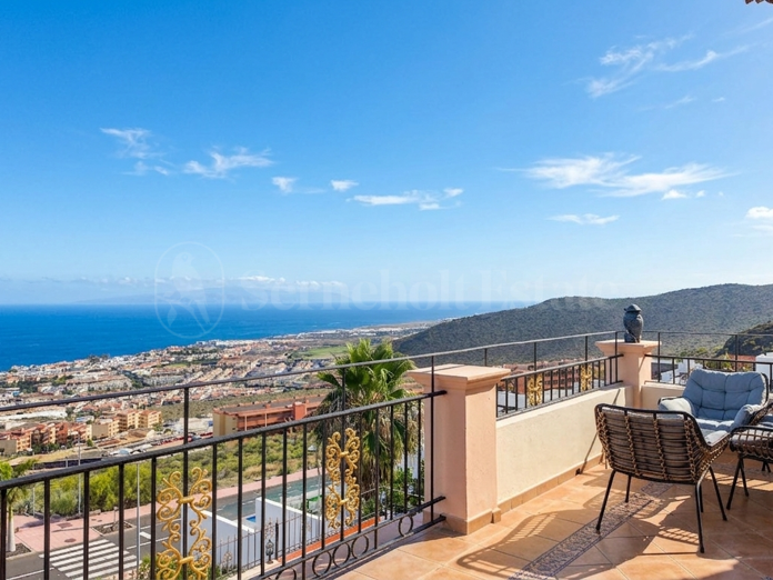 Exclusiva casa de 5 dormitorios con vistas panorámicas al océano