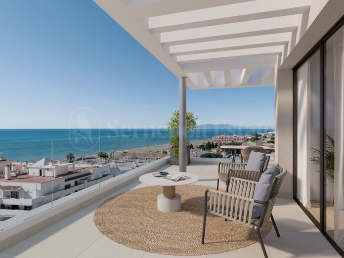 Modern Coastal Living: Just 100m from the Mediterranean Shore in Torre de Benagalbón, Rincon de la Victoria.
