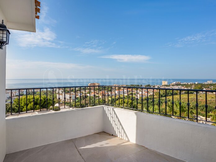 Scandinavian Elegance with Panoramic Sea Views in Riviera del Sol