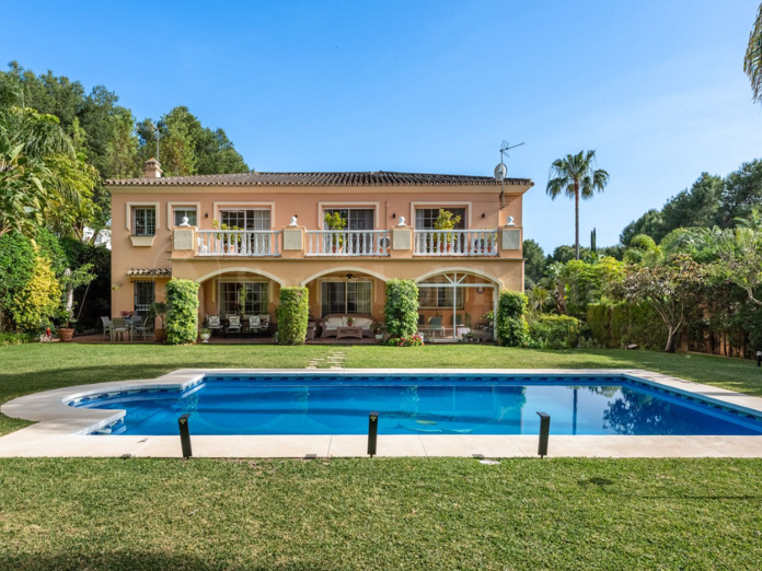 Villa en Nueva Andaluica