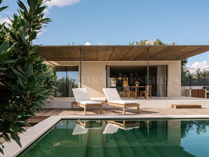 Elegant nytt radhus med privat pool