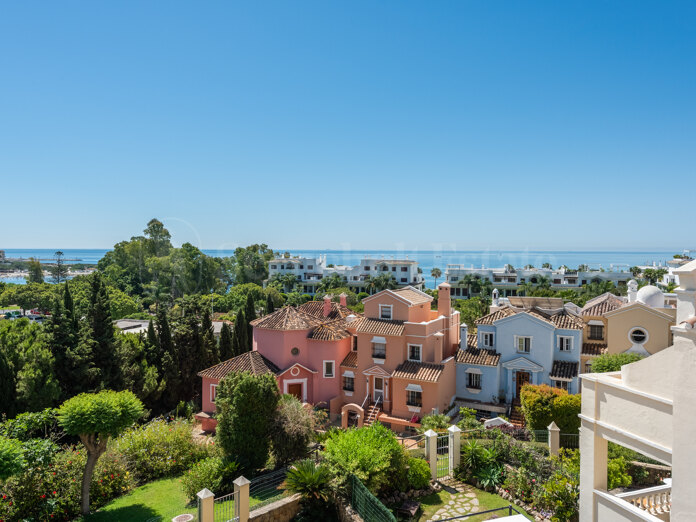 Exklusive Villa in Estepona – Meer- und Bergblick in fußläufiger Entfernung zur Altstadt und zum Strand.