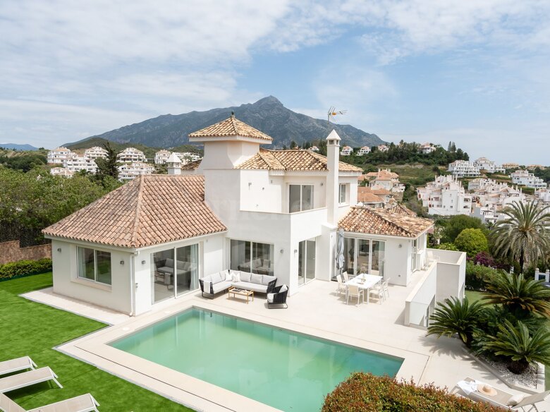 Espectacular villa en Los Naranjos Hill Club
