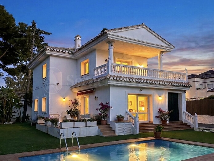 Villa zu verkaufen in Marbella Ost
