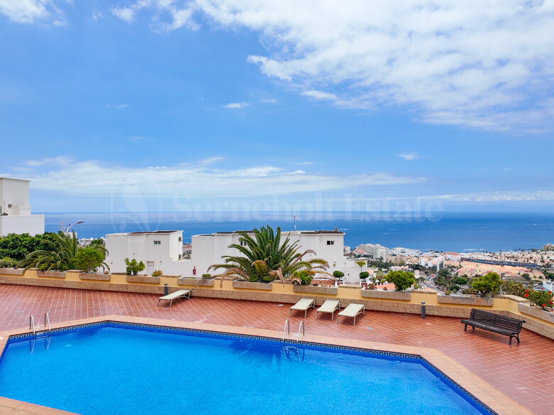 Penthouse with Large Terrace and Stunning Ocean Views