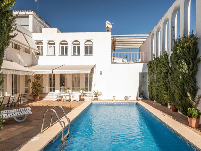 Villa para reformar en Nueva Andalucía junto a Aloha Golf Club