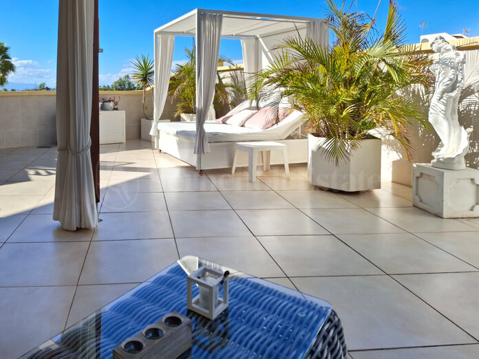 Casa adosada totalmente renovada de 3 dormitorios en Costa Adeje