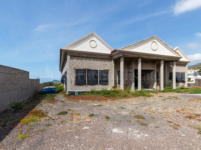 Unique opportunity to fulfil your architectural dream.