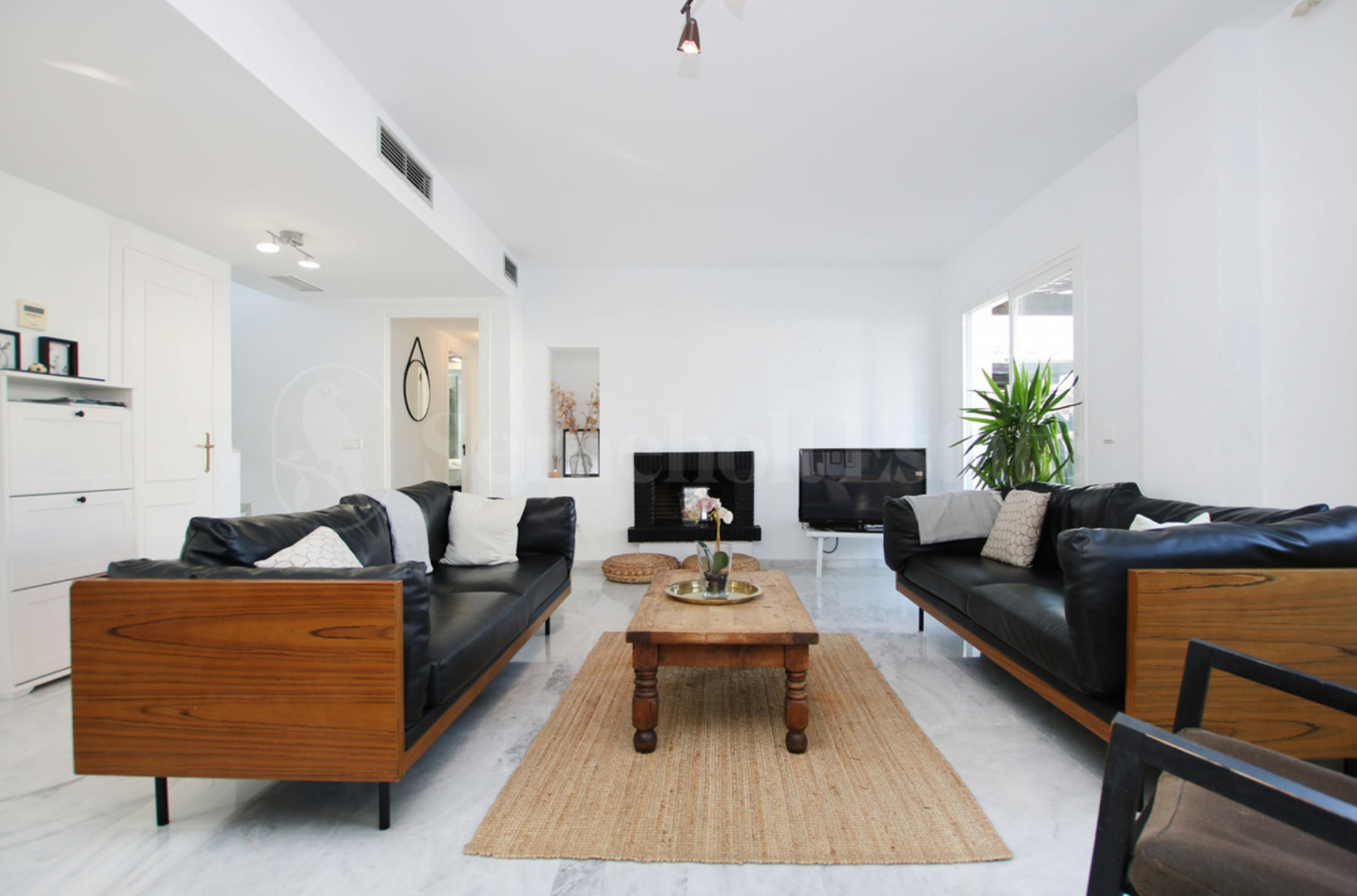 Apartment for sale in Nueva Andalucia, Marbella view