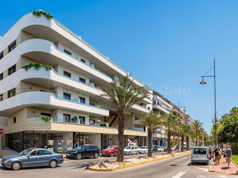 Welcome to Balcón de Habaneras: a lush oasis right in the heart of Torrevieja