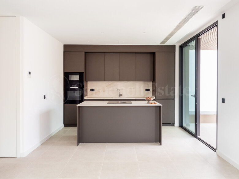 APARTAMENTOS DE LUJO DE NUEVA CONSTRUCCIÓN. TOTALMENTE TERMINADOS Y LISTOS PARA ENTRAR HOY MISMO.