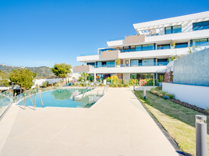 Exklusive neue 2-Zimmer-Wohnung in Marbella Sunset, in Cabopino mit herrlichem Meerblick