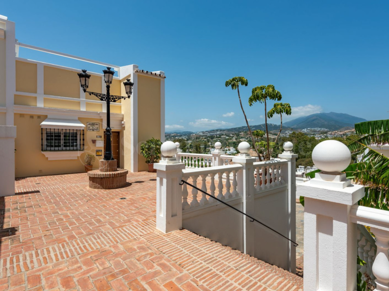 Adosado en venta en Aloha, Nueva Andalucía