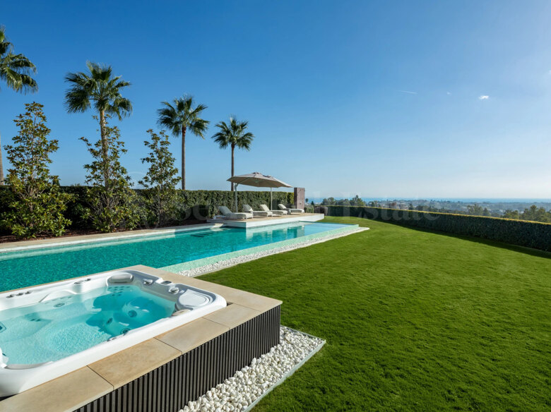 A Masterpiece of Modern Living in La Quinta