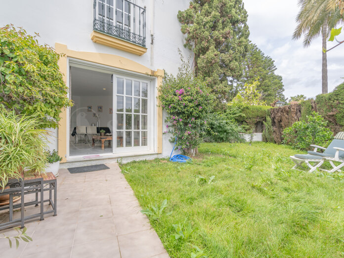 Townhouse, Estepona, 3 sovrum, gemenskap pool, trädgårdar