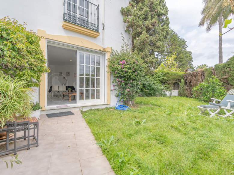 Townhouse, Estepona, 3 bedrooms, community pool, gardens