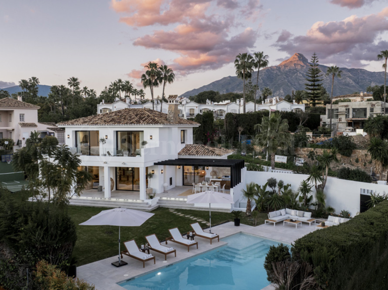 Refurbished five-bedroom villa for sale