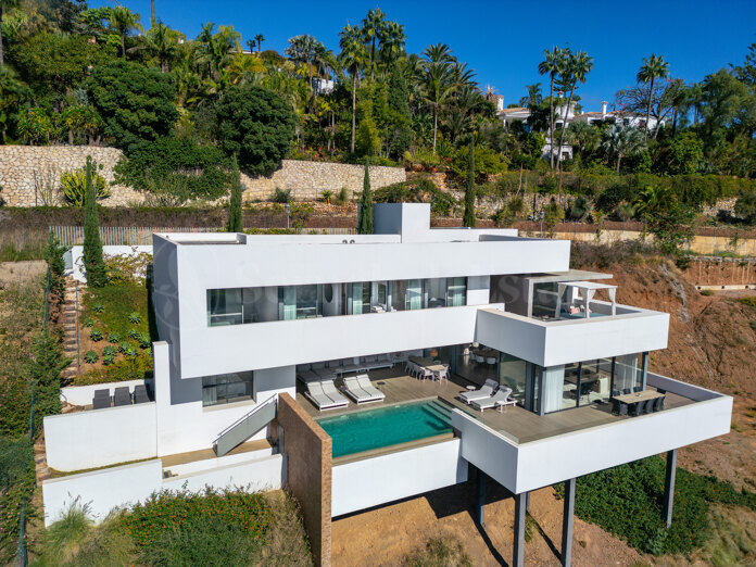 Breathtaking view in a gated community