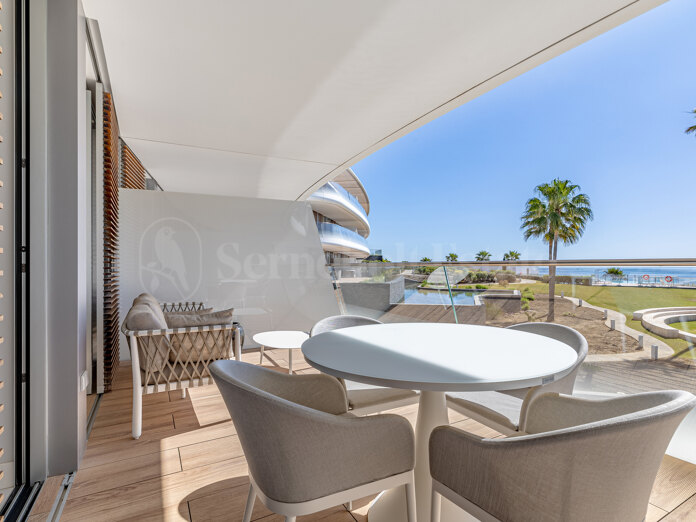 Estepona, apartamento, 2 dormitorios, piscina comunitaria, vistas al mar.
