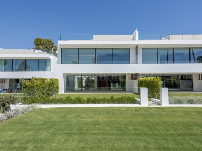 Chalet pareado en Nueva Andalucía