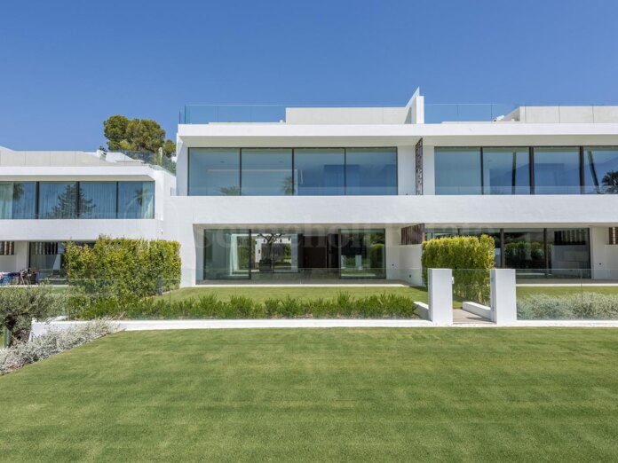 Chalet pareado en Nueva Andalucía