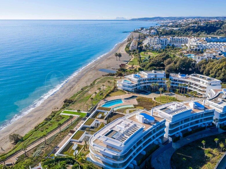 Luxurious beachfront apartment with private garden