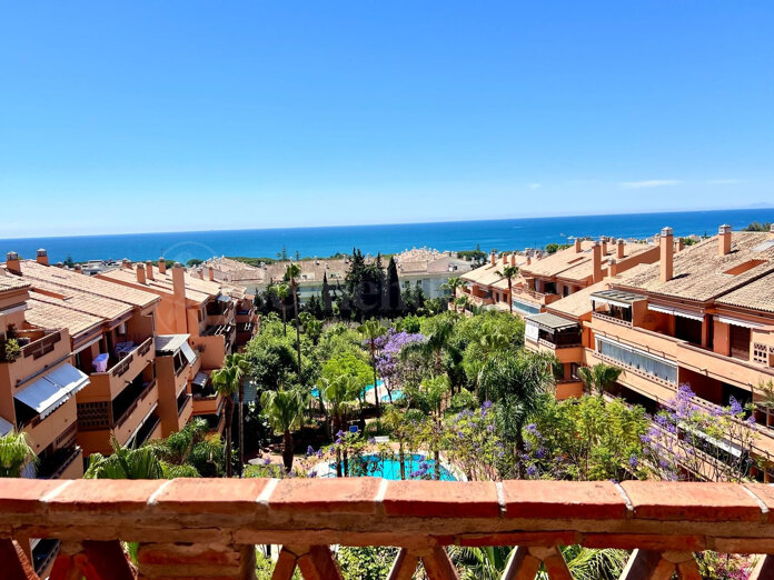 Ático Dúplex de Lujo en la Milla de Oro de Marbella – A 100 m de la Playa