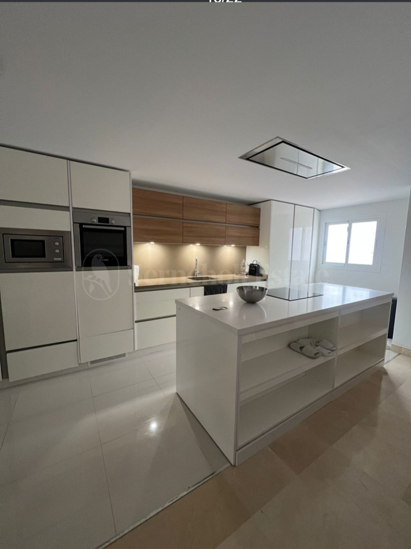 Apartment for sale in Nueva Andalucia, Marbella view