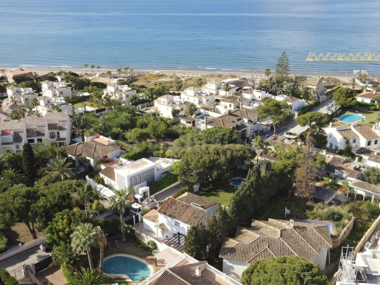 Elegant Beachside Villa with Prime Renovation Opportunity in Marbella East