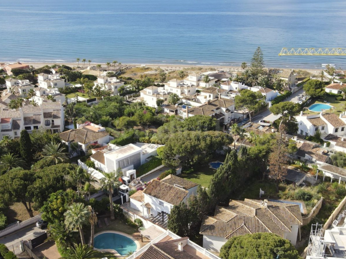 Elegant Beachside Villa with Prime Renovation Opportunity in Marbella East