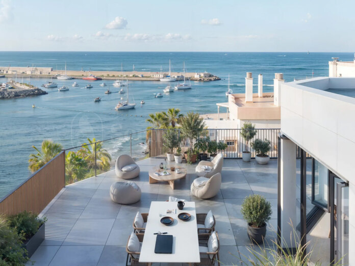 Impresionantes apartamentos con vistas al mar y un diseño moderno.