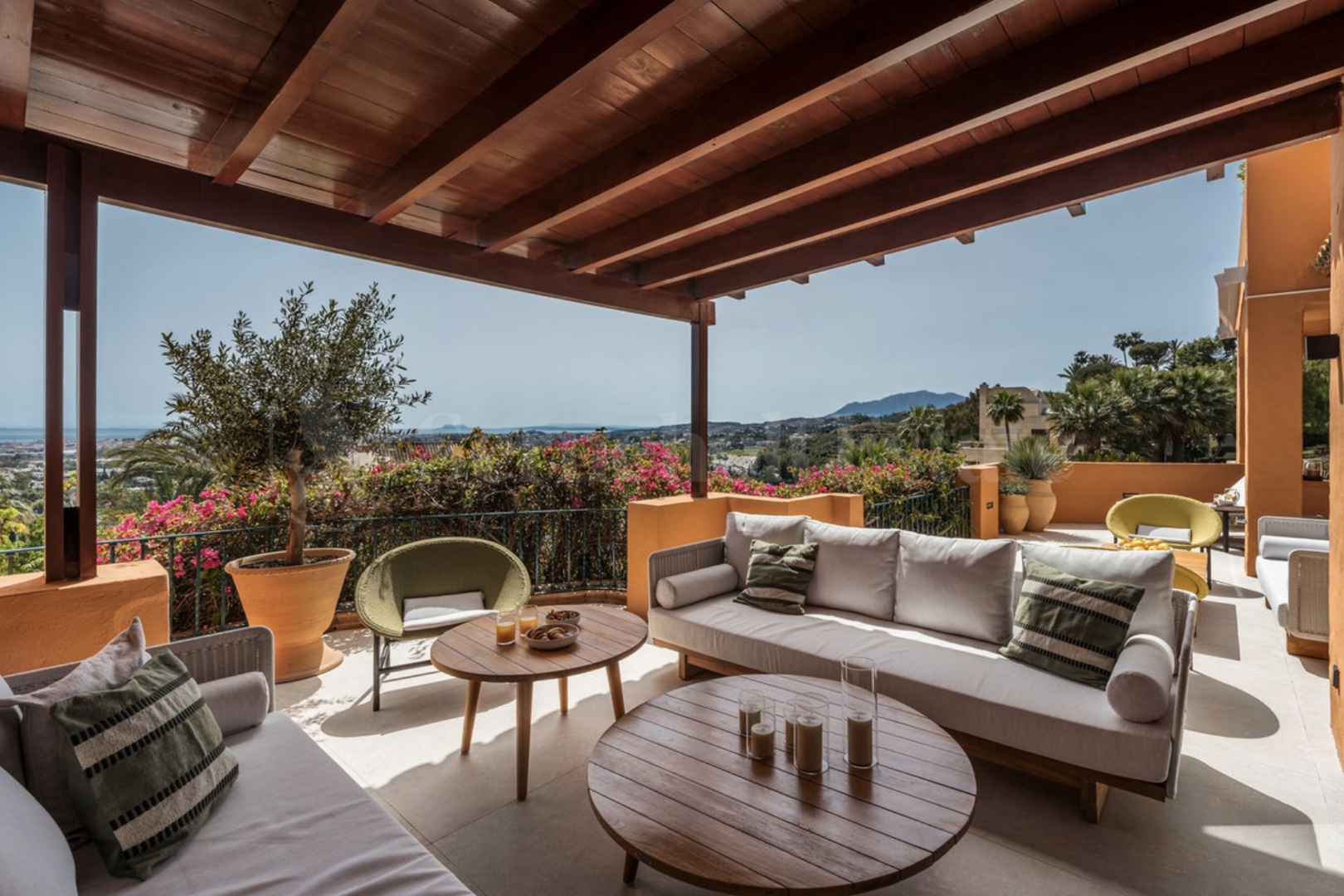 Apartment for sale in Nueva Andalucia, Marbella view