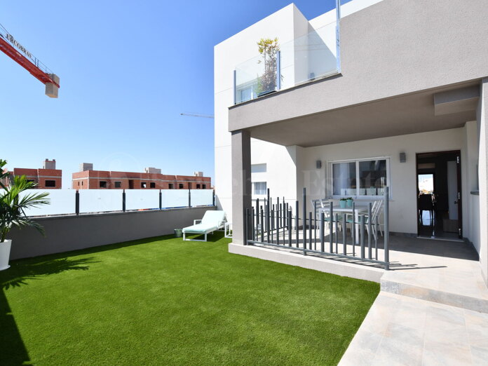 Exclusiva vivienda en San Miguel de Salinas