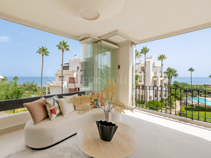 Estepona, Neu Golden Mile, direkt am Strand, Wohnung, erste Linie, 3 Schlafzimmer, Meerblick, Pool