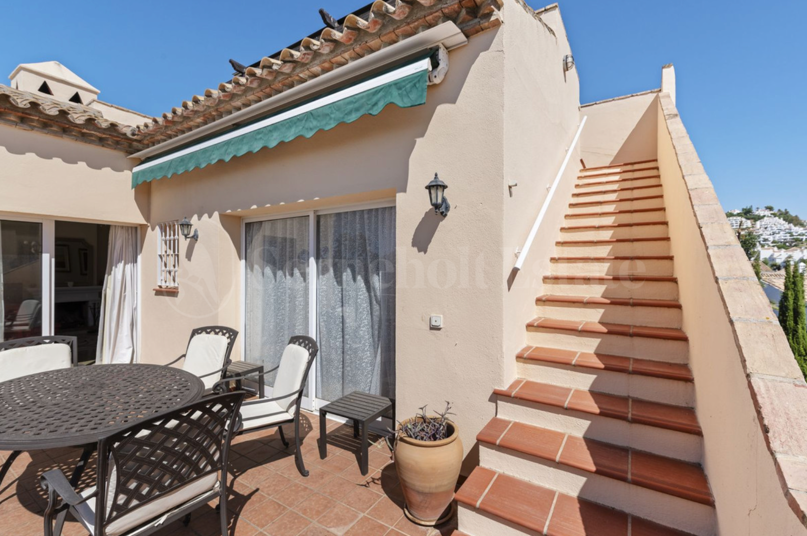 Apartment for sale in Nueva Andalucia, Marbella view