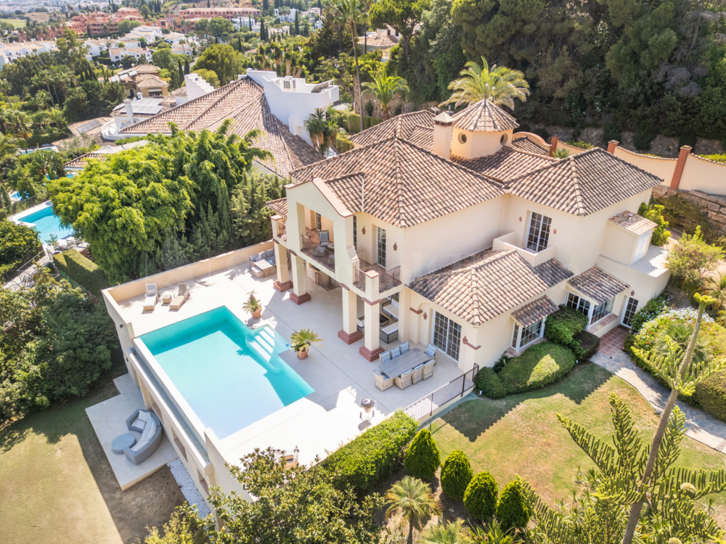 House for sale in Benahavis, Benahavís