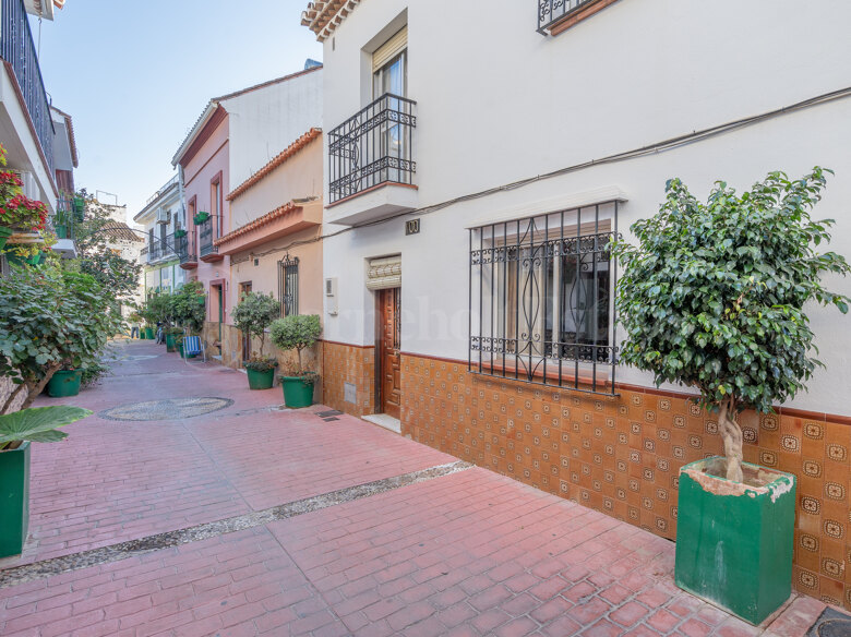 Rymlig 4 sovrum Townhouse i Gamla stan i Estepona