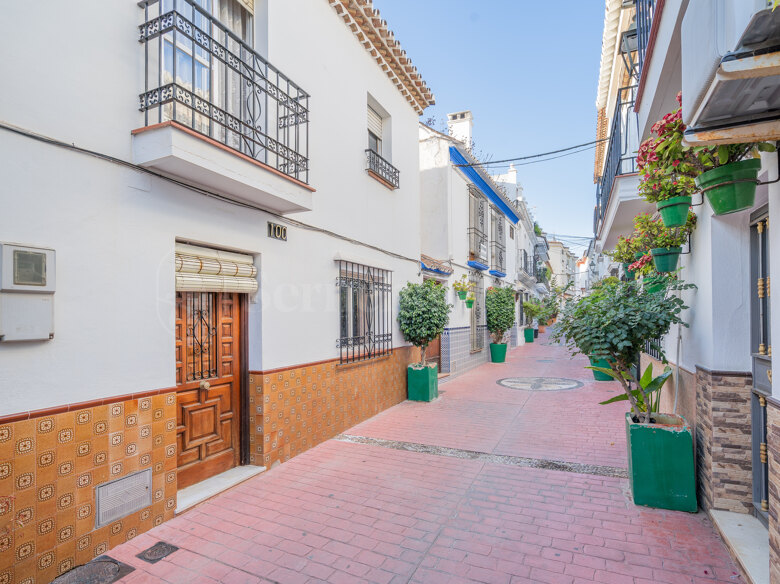 Rymlig 4 sovrum Townhouse i Gamla stan i Estepona
