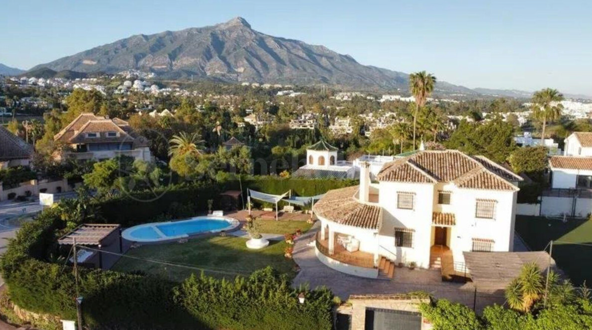 House for sale in Nueva Andalucia, Marbella view